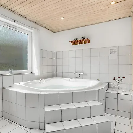 Three-bedroom In Nyaraló *