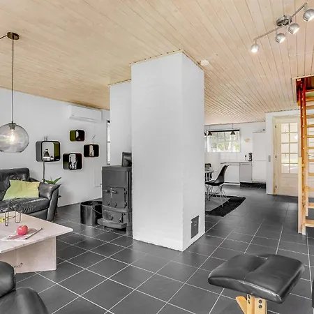 Three-bedroom In * Ulfborg