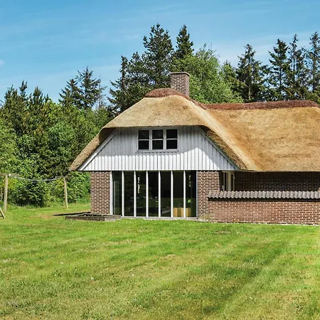 Three-bedroom In Дом отдыха