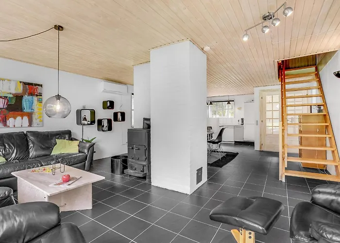 Three-bedroom In * Ulfborg